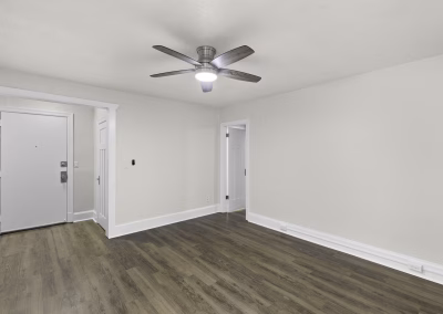 Carolina Court Living room