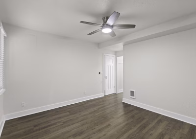 Carolina Court Living room