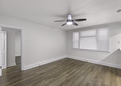 Carolina Court Living room